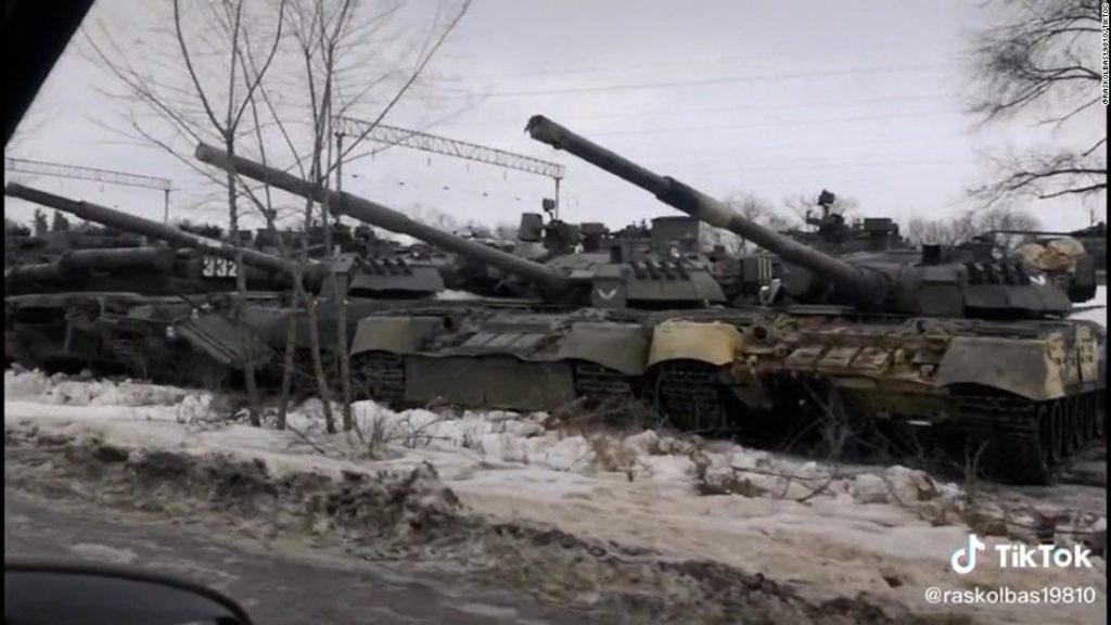 Video menunjukkan unit dan rudal Rusia maju menuju perbatasan Ukraina