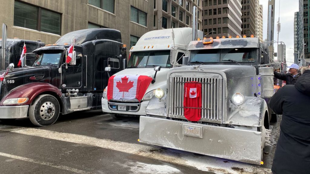Walikota Ottawa dan "Freedom Caravan" setuju untuk memindahkan truk dari daerah pemukiman
