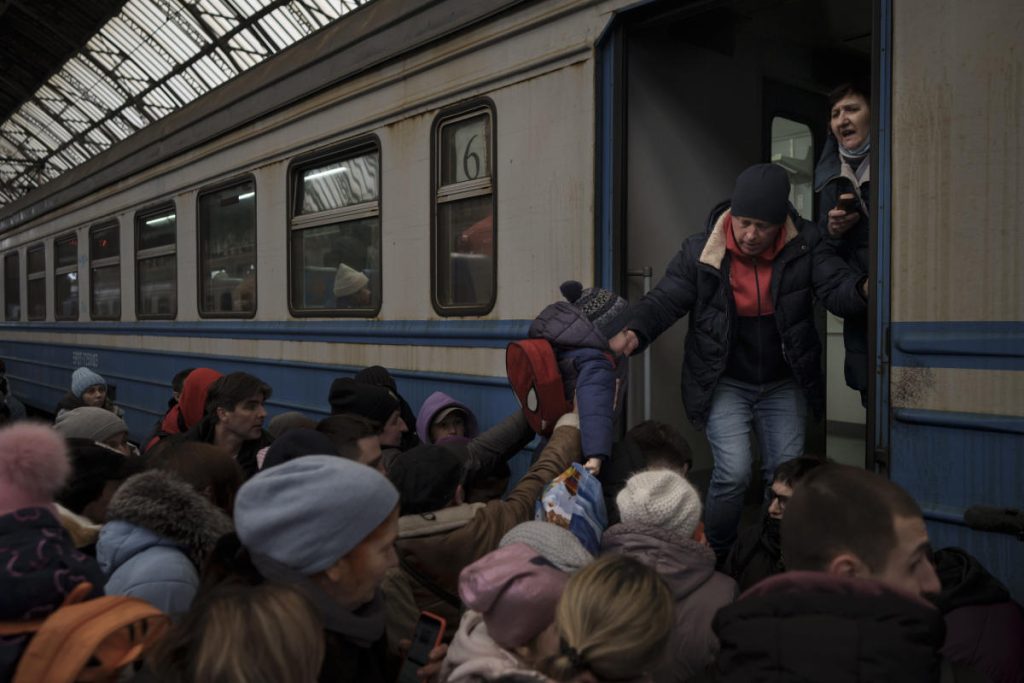 Jumlah pengungsi Ukraina melebihi satu juta;  Rusia memblokir port