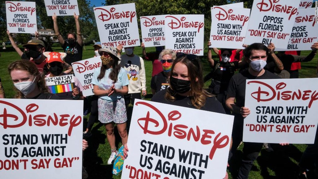 Karyawan Disney mengundurkan diri, seperti hak ESPN dan Disney+ LGBTQ+