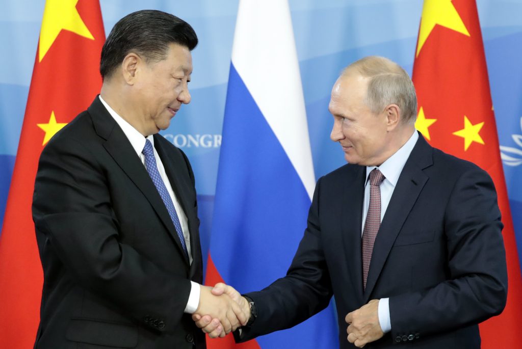 Sejauh mana China - dan akan - membantu Rusia pada saat ekonominya sedang runtuh?