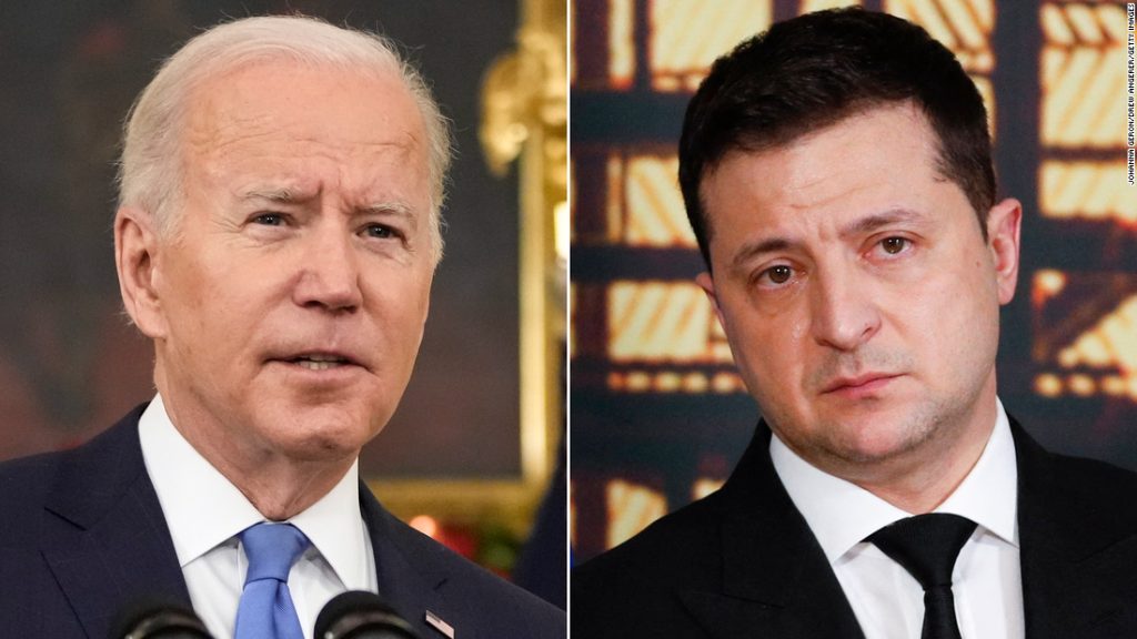 Biden meluncurkan paket keamanan $800 juta untuk Ukraina melalui telepon dengan Zelensky