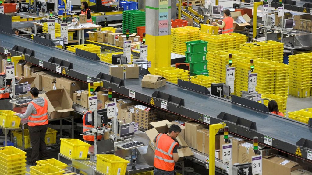 Amazon menampar penjual AS dengan bahan bakar 5% dan biaya tambahan untuk inflasi