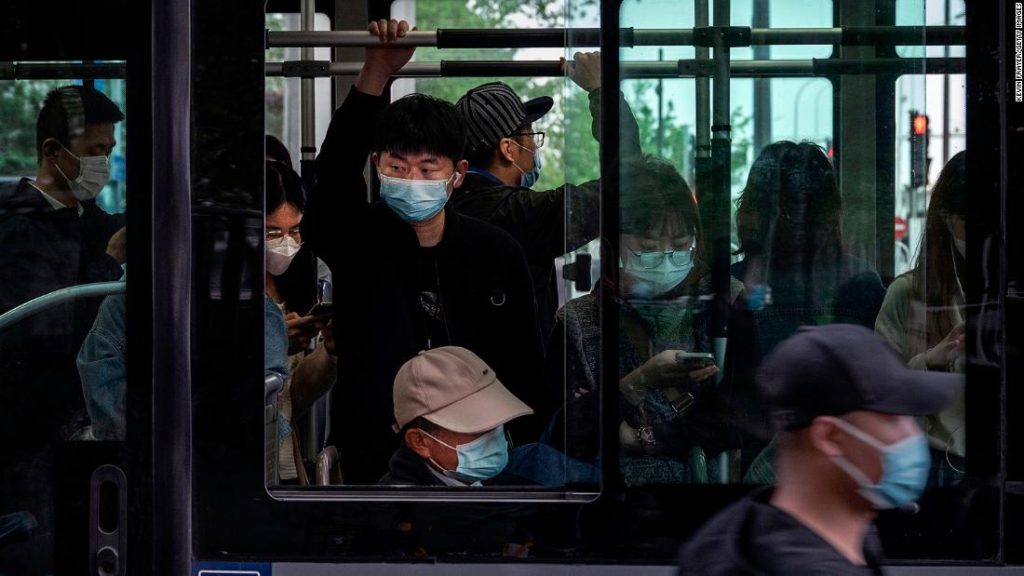 Beijing berlomba untuk menahan wabah Covid 'mendesak dan suram' saat Shanghai tetap terkunci