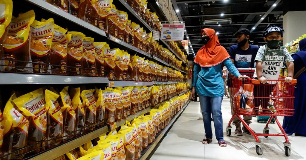 Indonesia melarang ekspor minyak sawit karena inflasi harga pangan global meningkat