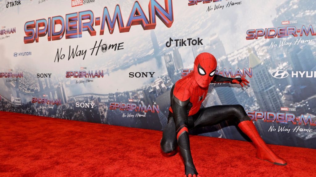 Pria Florida terus kencing cukup lama untuk memecahkan rekor dunia karena menonton Spider-Man: No Way Home