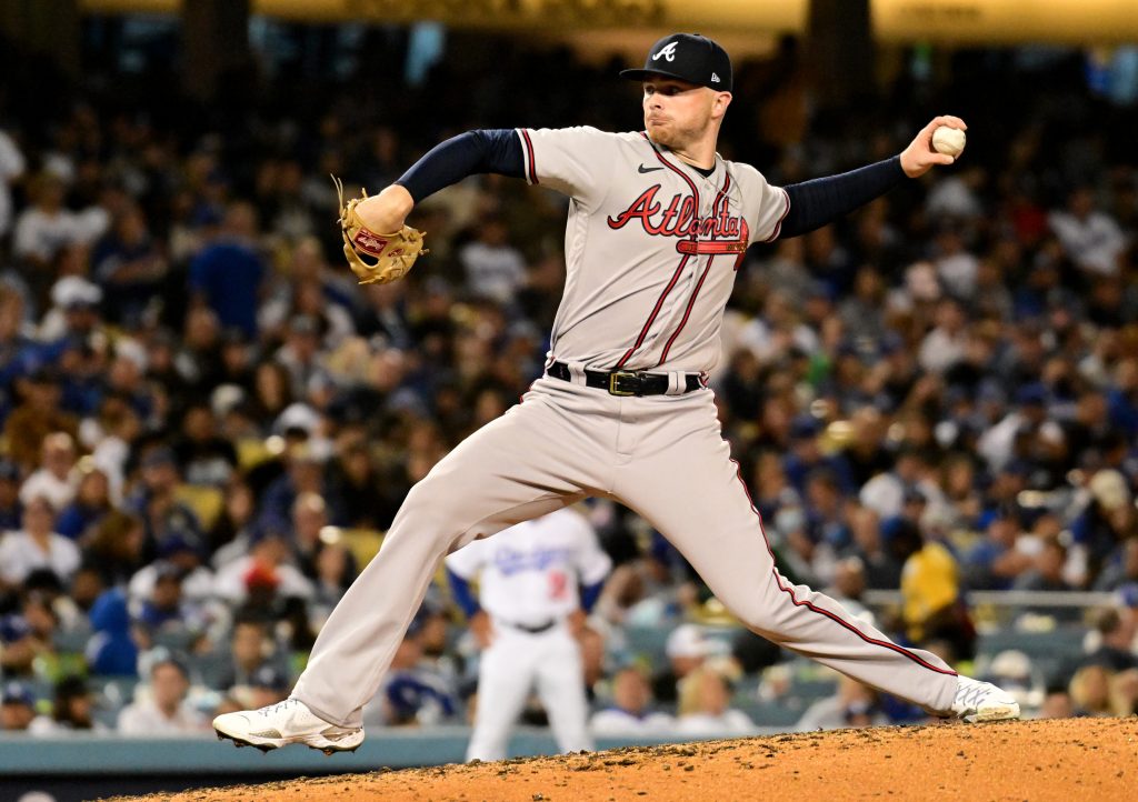 The Braves and the Cubs memperdagangkan Sean Newcomb dan Jesse Chavez