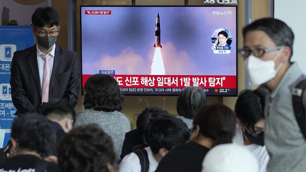 Korea Utara menembakkan 3 rudal balistik ke arah Laut Jepang sebelum kunjungan Biden ke Seoul: Korea Selatan