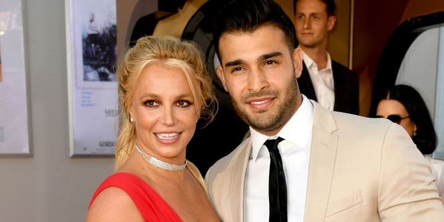 Britney Spears dan Wissam Asgari tiba di pemutaran perdana Sony Pictures "Suatu saat... di Hollywood" Di Teater Cina pada Juli 2019.