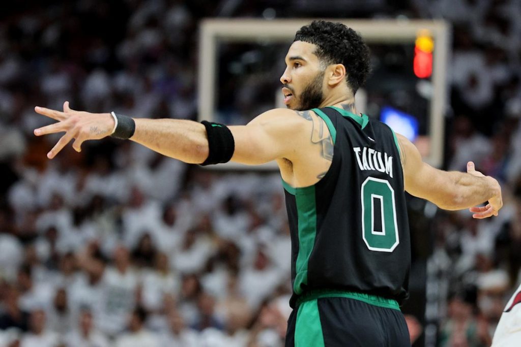 Pertahanan menahan Celtics pada game Ugly 5 untuk mengalahkan Heat