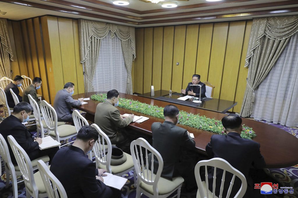 Korea Utara melaporkan 6 kematian setelah menerima wabah COVID-19