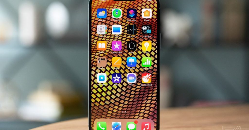 Pemasok layar Apple mungkin kehilangan permintaan besar-besaran iPhone 14 setelah tertangkap mengambil jalan pintas