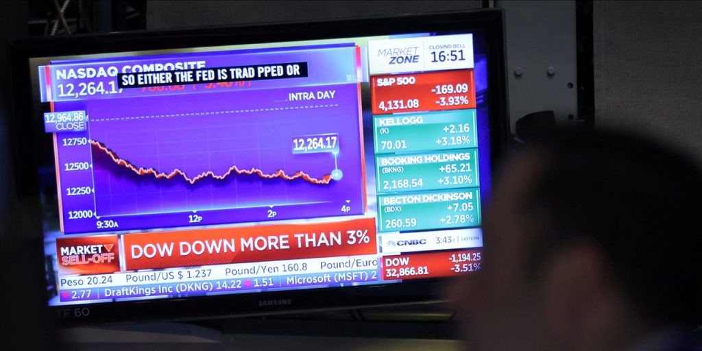 S&P berjangka turun setelah erupsi Wall Street
