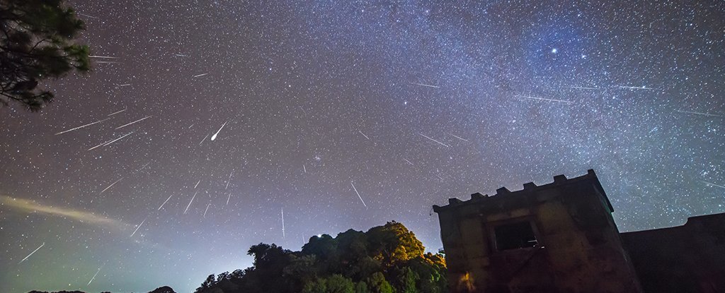 Sebuah meteor yang menakjubkan mungkin menghantam kita akhir pekan ini.  Inilah yang diharapkan