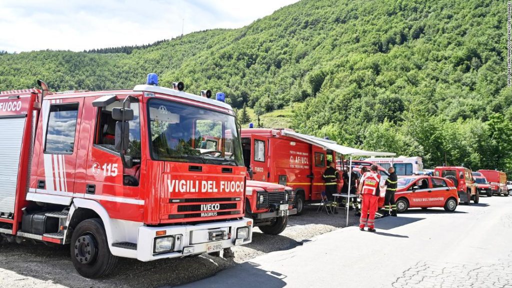 Monte Cuzna: Tujuh tewas dalam kecelakaan helikopter di Italia