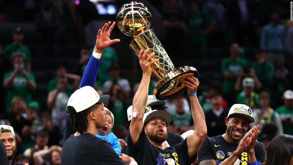 Final NBA: Dipimpin oleh MVP Steph Curry, Golden State Warriors memenangkan kejuaraan dengan kemenangan Game 6 atas Boston Celtics