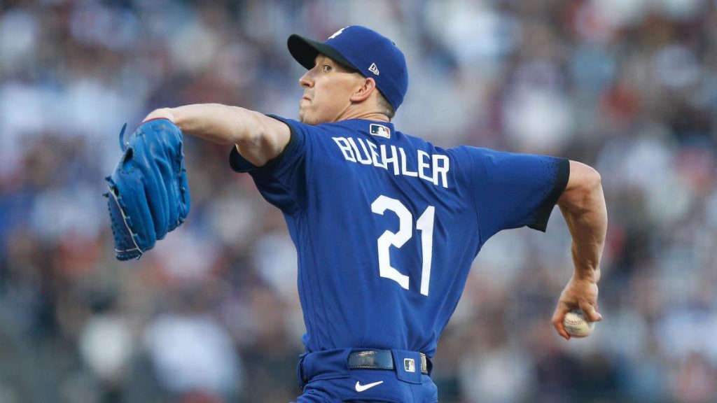 Cedera Walker Buehler: Dodgers ace akan ditutup selama enam hingga delapan minggu dengan ligamen tegang di siku