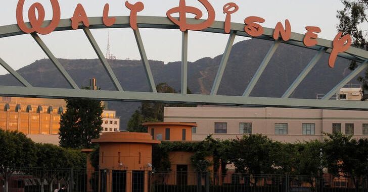 Disney, perusahaan AS lainnya menawarkan manfaat perjalanan aborsi setelah keputusan Rowe