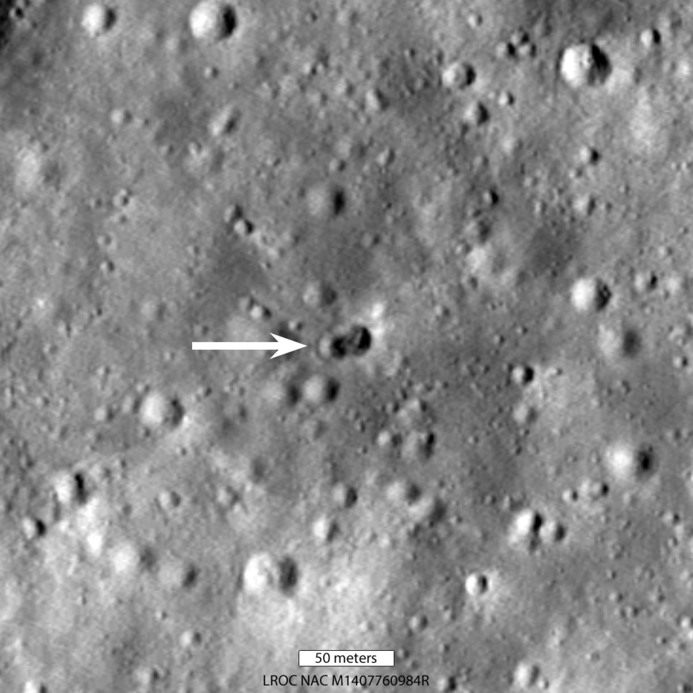 NASA mengatakan bahwa sebuah roket yang menabrak bulan entah bagaimana membuat dua lubang menjadi dua