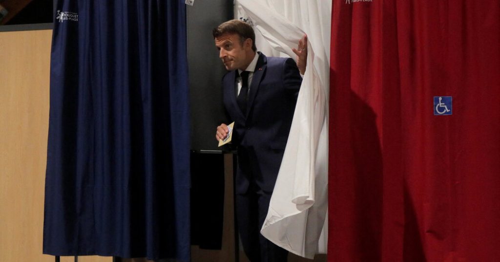 Pemilu Prancis: Koalisi Macron diperkirakan akan menang, tetapi melemah di Parlemen