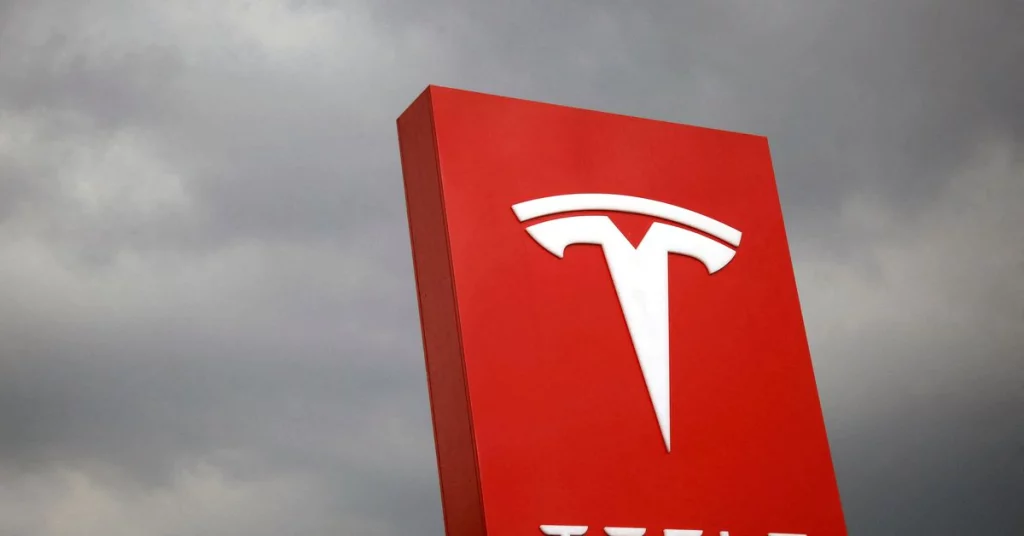 Tesla mencari persetujuan investor untuk pemecahan saham 3-untuk-1