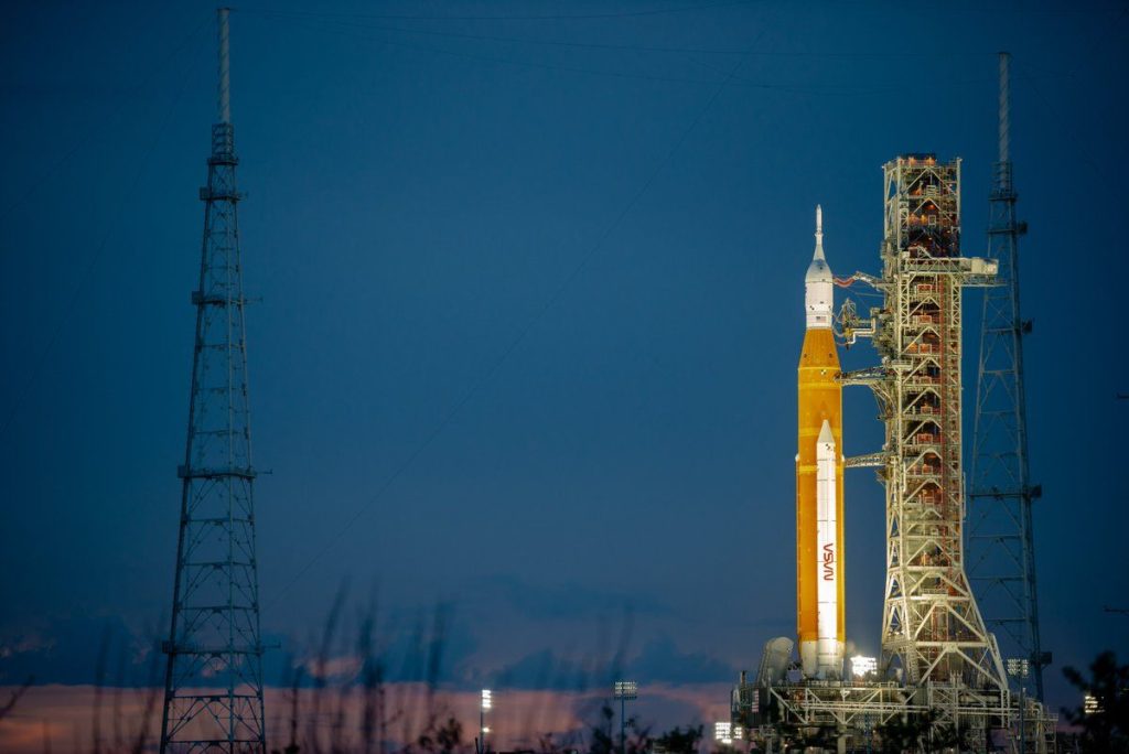 NASA meluncurkan misi Artemis 1 di bulan dari landasan peluncuran (foto)