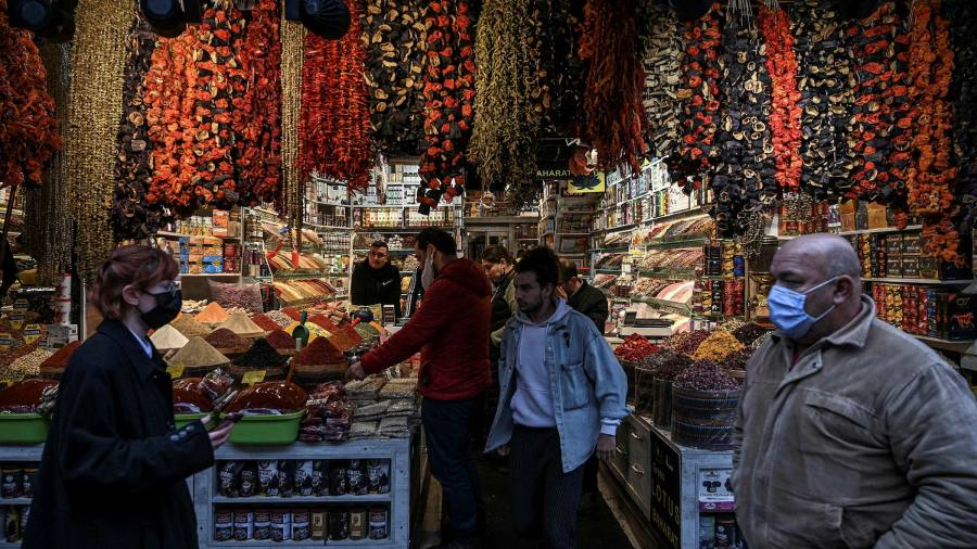 Pembaruan berita langsung: Inflasi Turki mendekati 80% karena harga dan upah naik