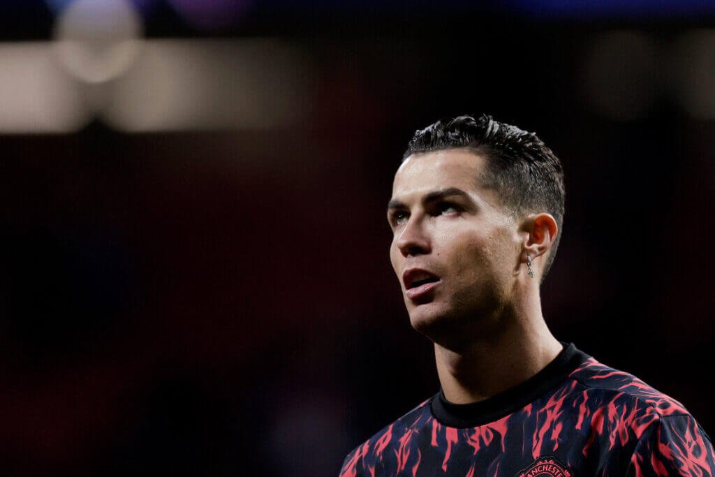 Manchester United membahas penjualan Cristiano Ronaldo pada Januari - dan sekarang dia ingin keluar
