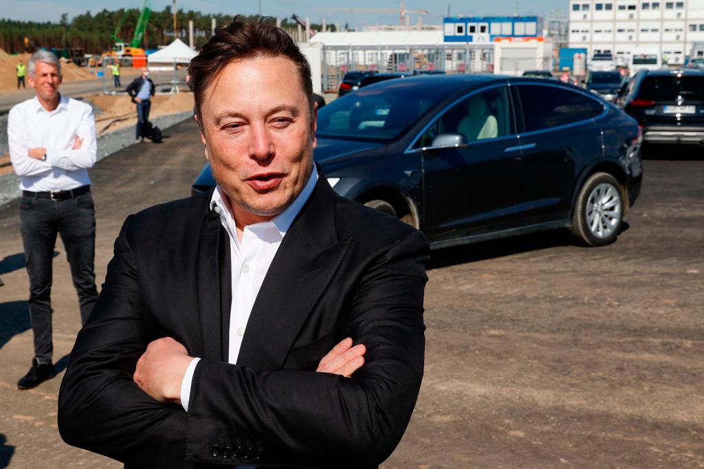Tesla bukan lagi penjual mobil listrik terbesar di dunia