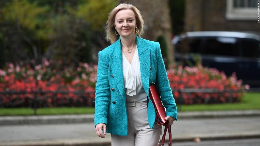 Liz Truss, Menteri Luar Negeri Inggris, meluncurkan tawaran untuk Perdana Menteri