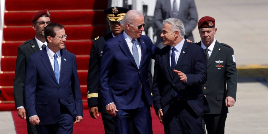 Biden tiba di Israel dalam perjalanan berisiko tinggi ke Timur Tengah untuk meningkatkan hubungan