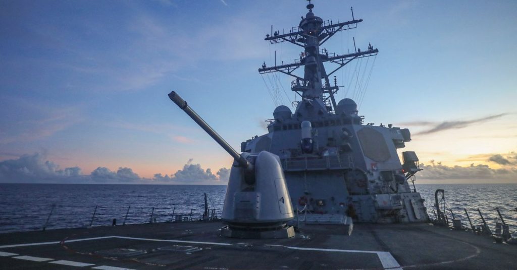 China mengatakan telah "menghapus" kapal perusak AS yang berlayar di dekat pulau-pulau yang disengketakan