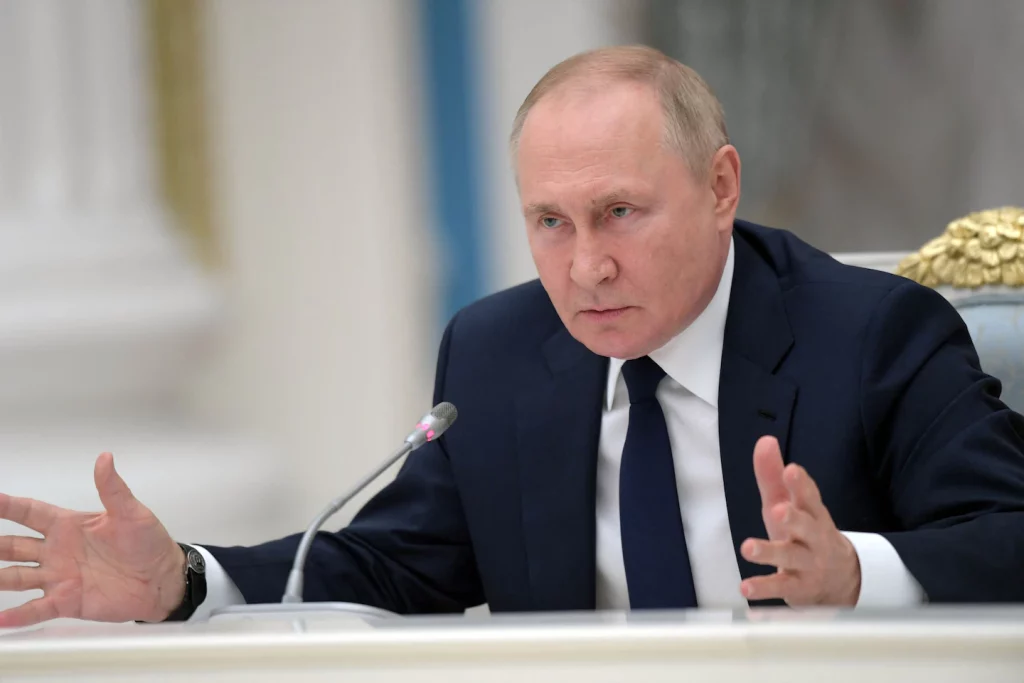 Putin menantang Barat untuk melawan Rusia di medan perang: Biarkan mereka mencoba
