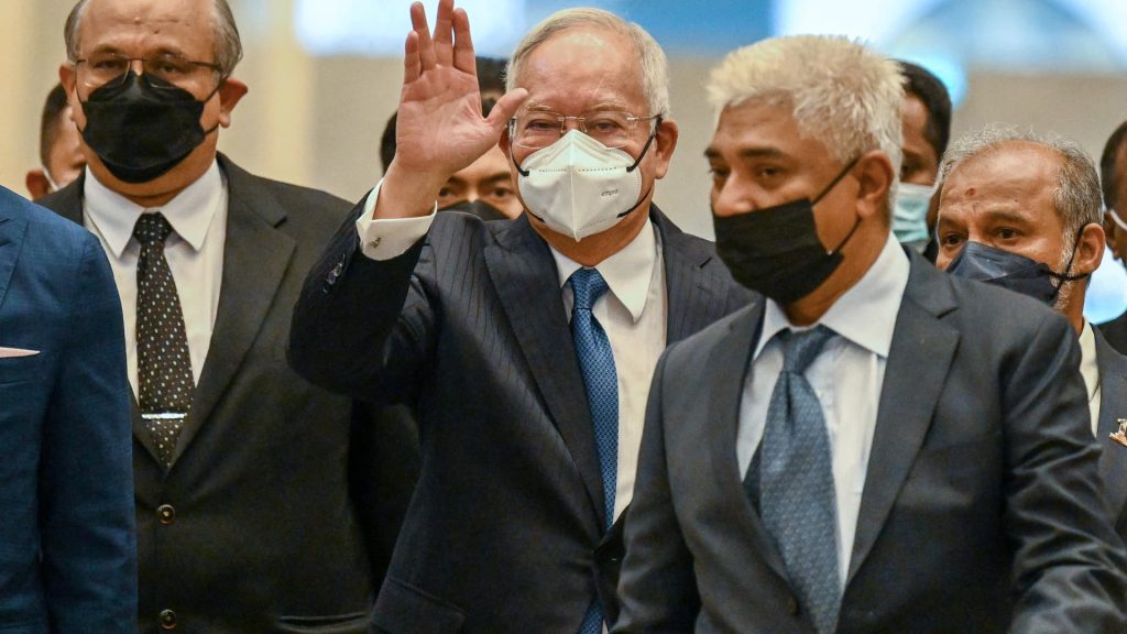 Penjara akan keras bagi mantan Perdana Menteri Malaysia Najib Razak: Anwar Ibrahim