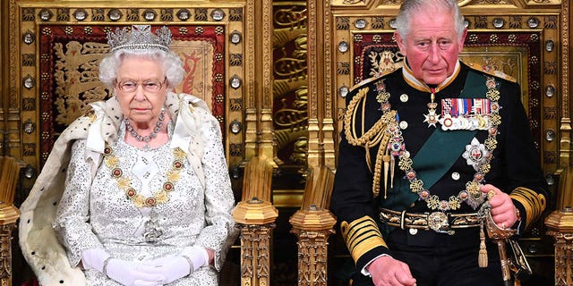 Dengan kematian Ratu Elizabeth II, Pangeran Charles menjadi Raja Charles III. 