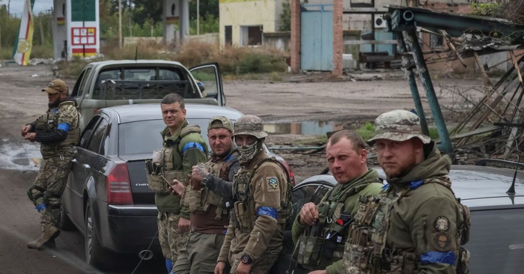 Pasukan Rusia mundur saat Ukraina mencoba memperluas serangan balik