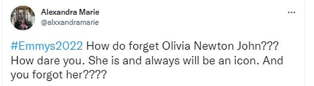 Menanggapi penghinaan itu, seorang penggemar men-tweet: 'Bagaimana Anda melupakan Olivia Newton-John?  beraninya kamu.  Dia adalah dan akan selalu menjadi ikon.  Dan Anda melupakannya?