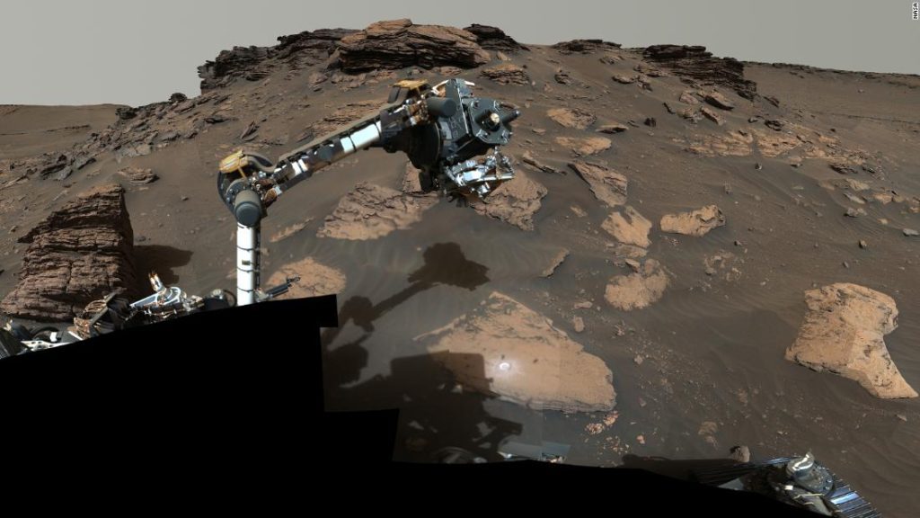 Penjelajah yang gigih menemukan 'harta karun' bahan organik di Mars