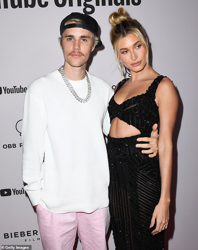 Masalah: Justin Bieber, 28, dan istrinya Hailey, 25, sedang menikmati liburan ketika polisi diberitahu adanya penyusup di rumah mereka di Los Angeles pada hari Sabtu