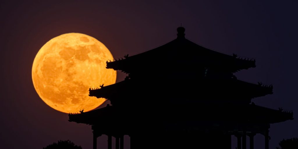 China merencanakan tiga misi bulan setelah menemukan mineral bulan baru