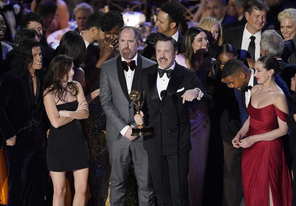 Emmy mencapai rekor penonton terendah yaitu 5,9 juta orang