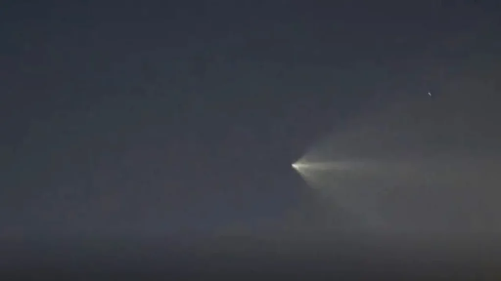 Peluncuran SpaceX dari Florida terlihat di sebagian besar AS bagian timur