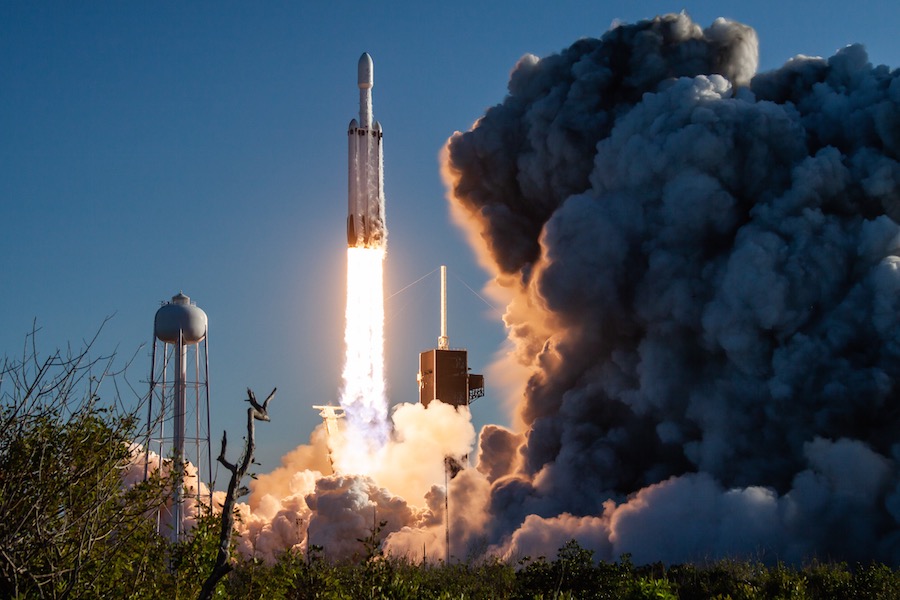 Setelah menunggu tiga tahun, Falcon Heavy SpaceX dapat diluncurkan lagi akhir bulan ini - Spaceflight Now