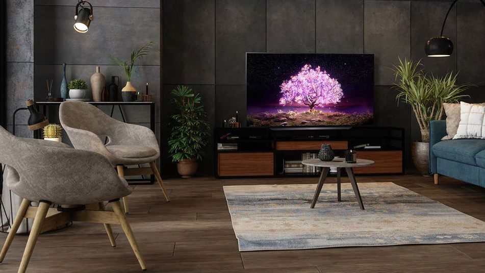 TV LG OLED Seri C1 di ruang tamu