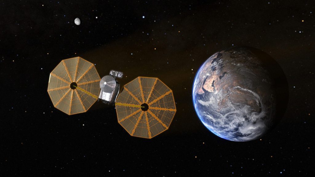 Pesawat luar angkasa Lucy NASA akan menembak Bumi