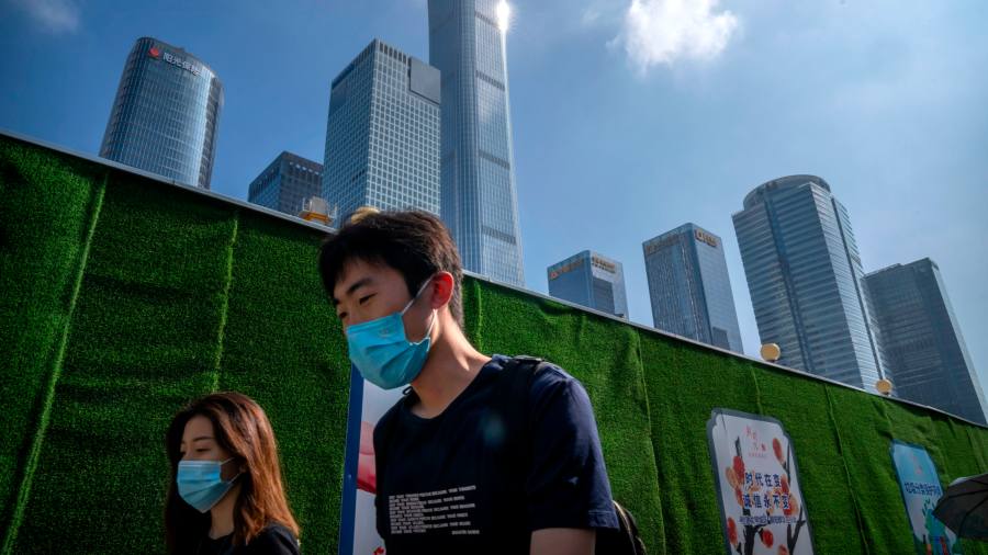 Pembaruan berita langsung: Saham Hong Kong dan China jatuh setelah Beijing merilis data ekonomi yang terlambat
