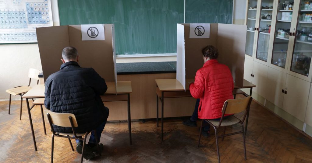 Kandidat moderat Bosnia memimpin perlombaan untuk kursi presiden