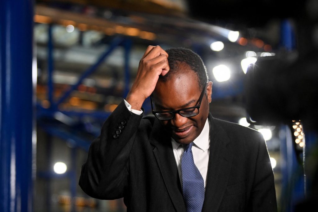 Kanselir Inggris Kwasi Quarting mundur pada pemotongan tarif pajak 45%