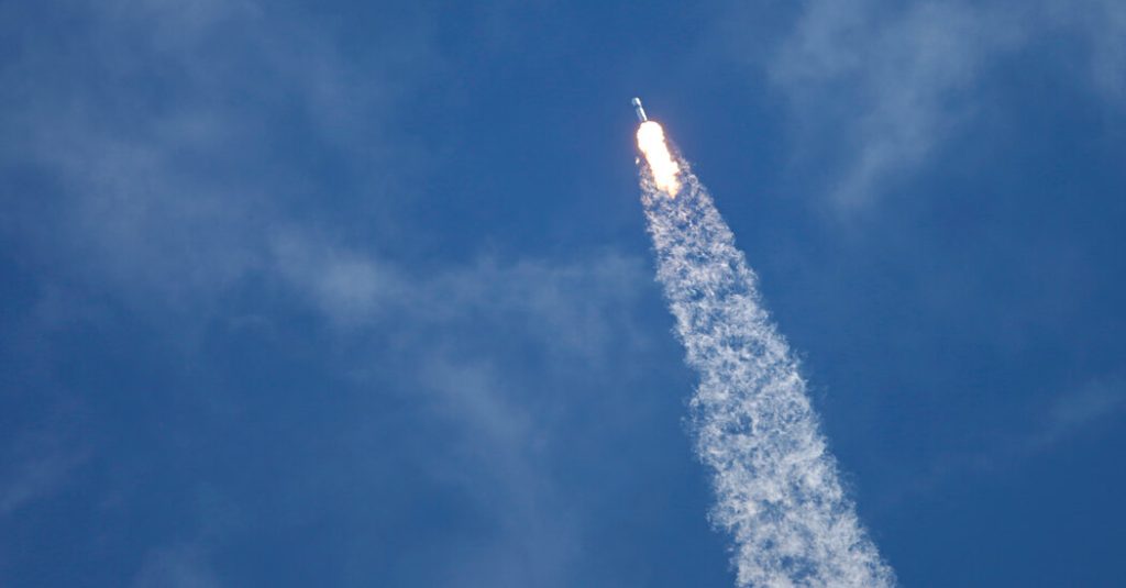 SpaceX meluncurkan kosmonot Rusia pada misi luar angkasa Crew-5