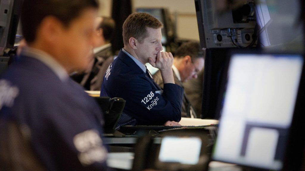 Dow turun lebih dari 200 poin karena kenaikan imbal hasil memicu kekhawatiran resesi
